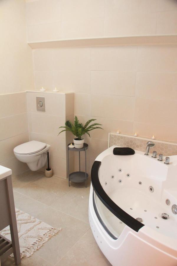 La Bulle Grassoise - Appartement Spacieux Avec Balneo Et Parking Grasse Bagian luar foto